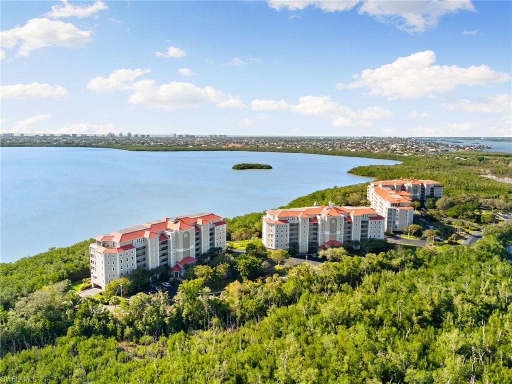 269 Vintage Bay Dr C-13, Marco Island, FL 34145-3