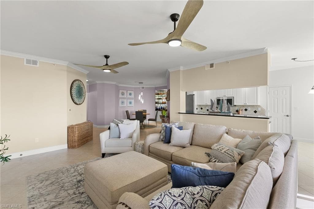 269 Vintage Bay Dr C-13, Marco Island, FL 34145-7