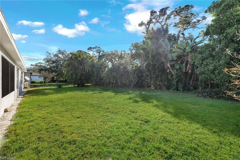 23353 Olde Meadowbrook Cir, Estero, FL 34134-24