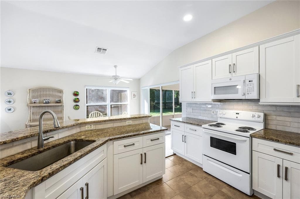 23353 Olde Meadowbrook Cir, Estero, FL 34134-3