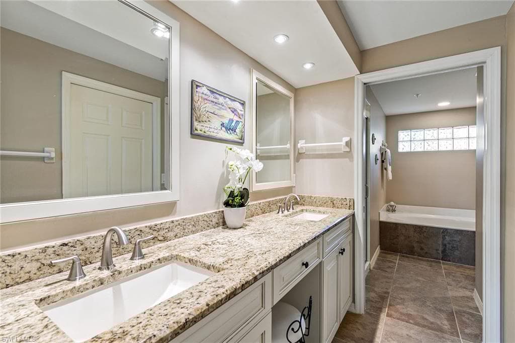 760 Waterford Dr 104, Naples, FL 34113-14