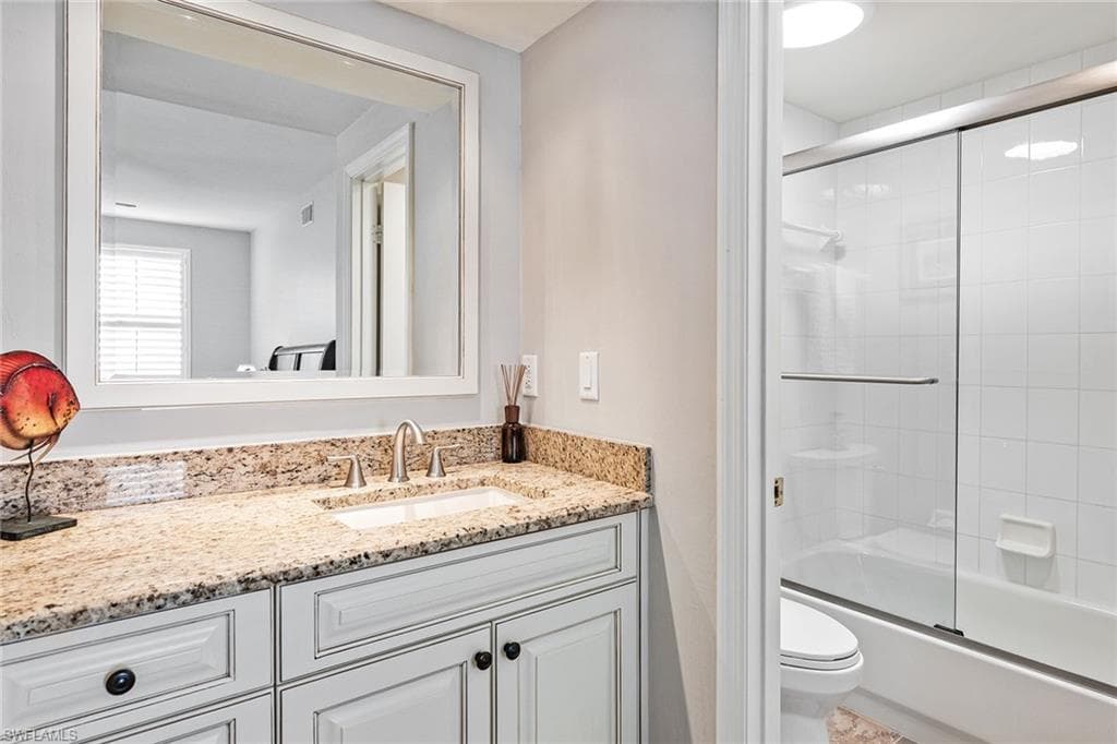 760 Waterford Dr 104, Naples, FL 34113-18