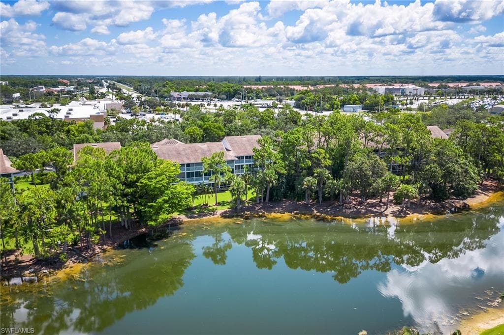760 Waterford Dr 104, Naples, FL 34113-28