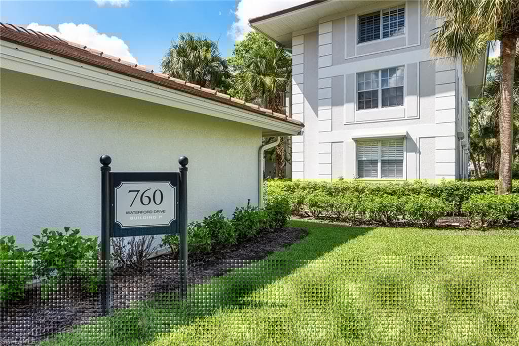 760 Waterford Dr 104, Naples, FL 34113-29