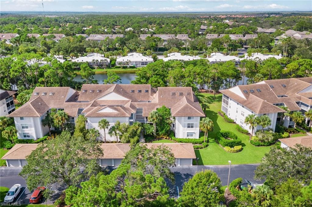 760 Waterford Dr 104, Naples, FL 34113-31