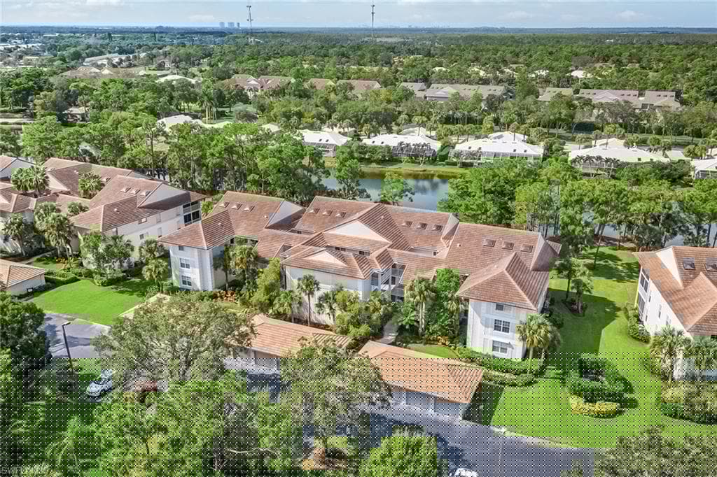 760 Waterford Dr 104, Naples, FL 34113-32