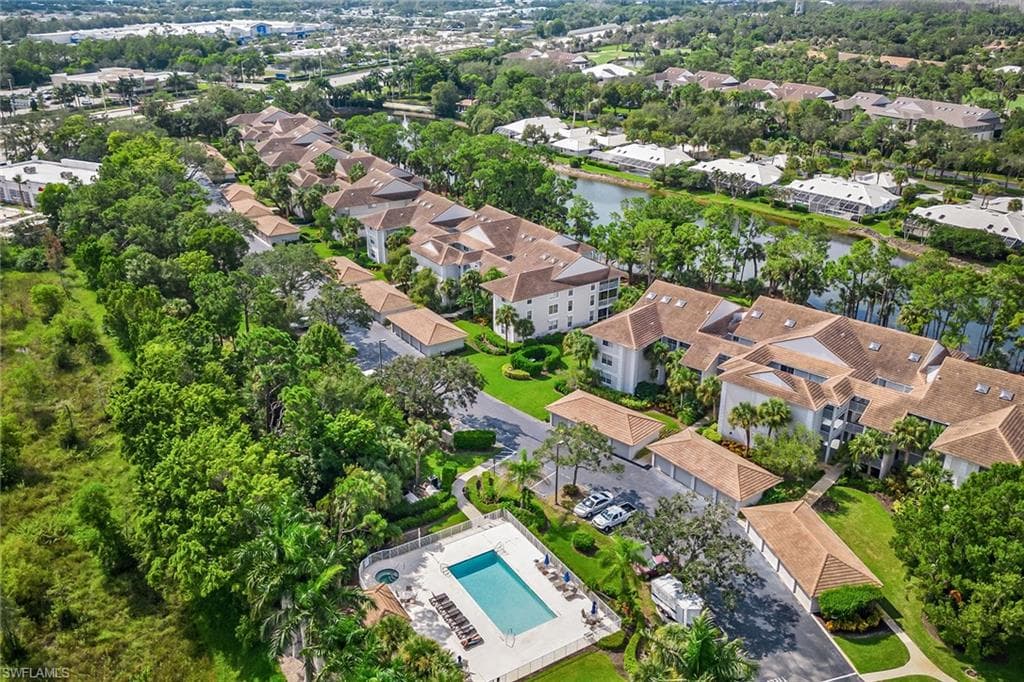 760 Waterford Dr 104, Naples, FL 34113-33