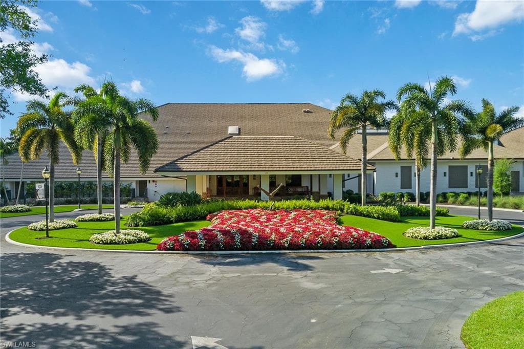 760 Waterford Dr 104, Naples, FL 34113-36