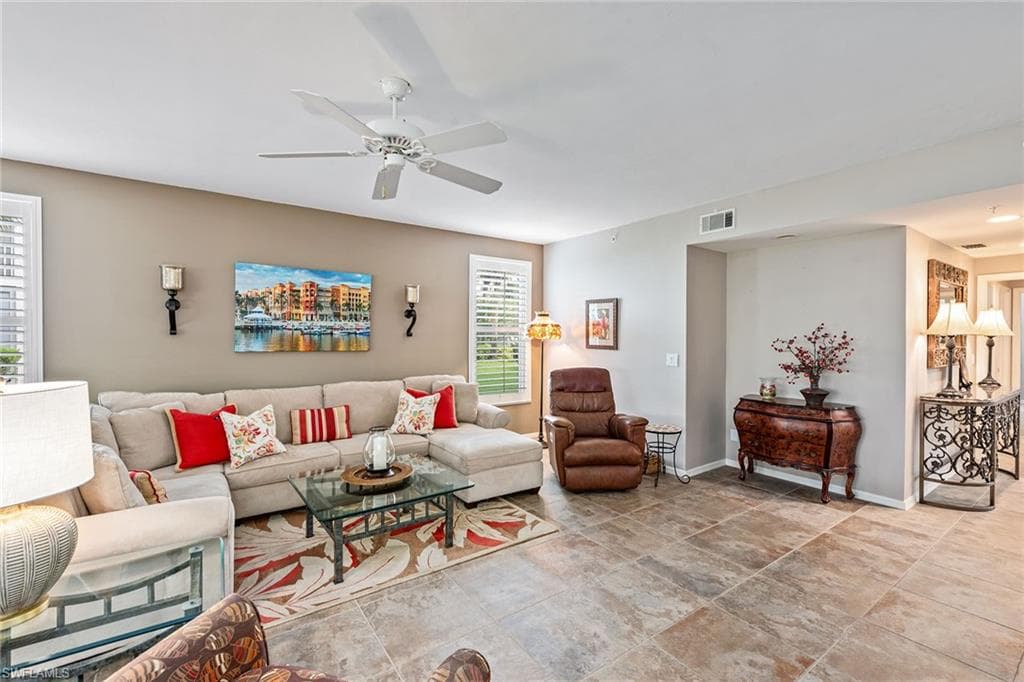 760 Waterford Dr 104, Naples, FL 34113-5