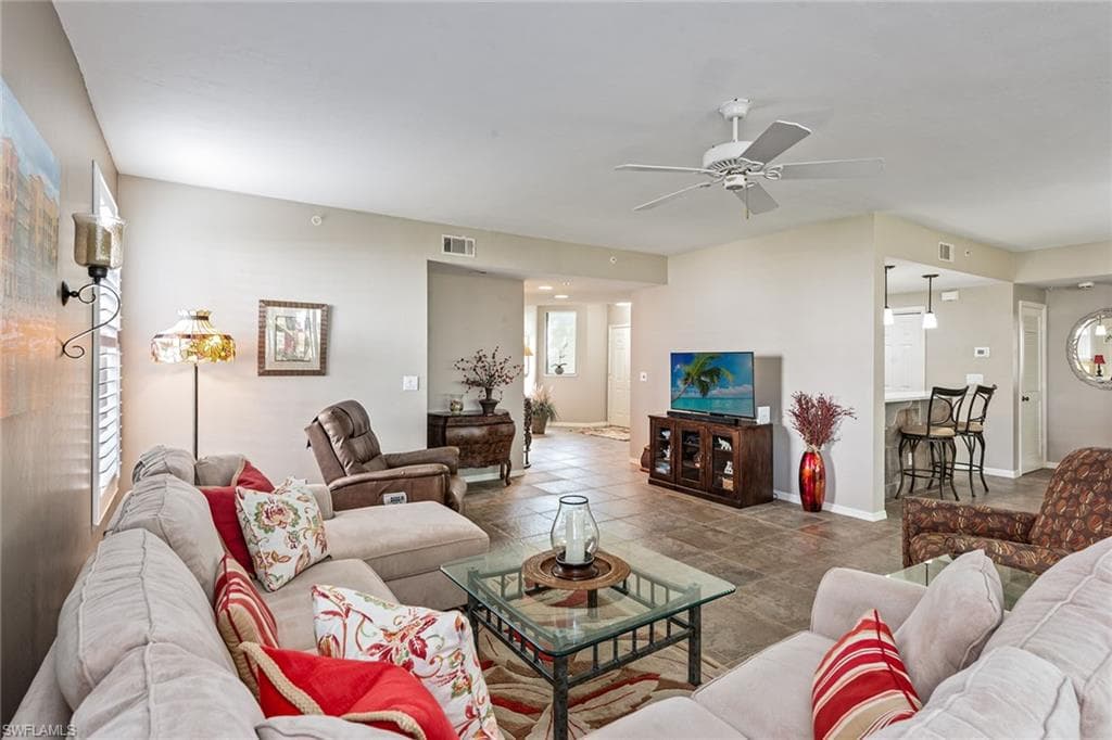 760 Waterford Dr 104, Naples, FL 34113-6