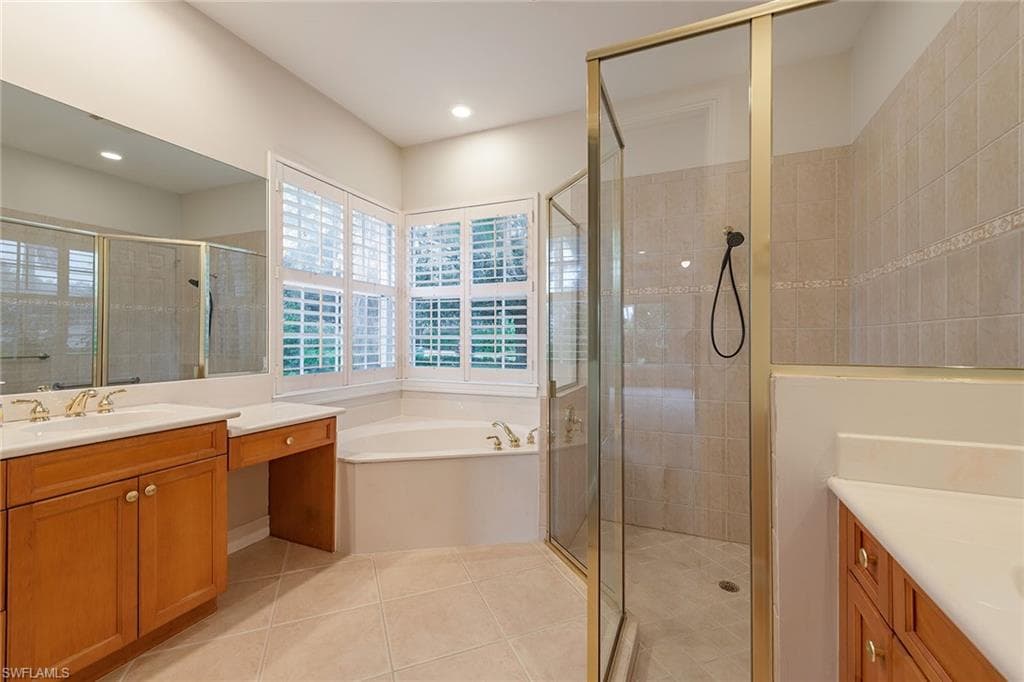 5031 Rustic Oaks Cir, Naples, FL 34105-12