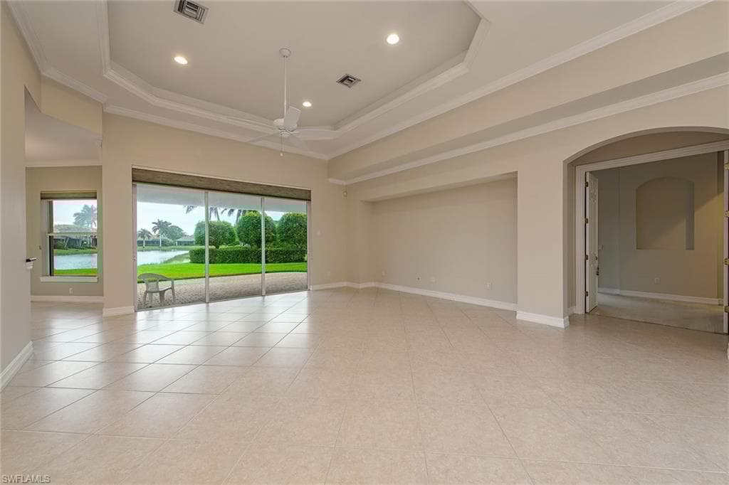 5031 Rustic Oaks Cir, Naples, FL 34105-4