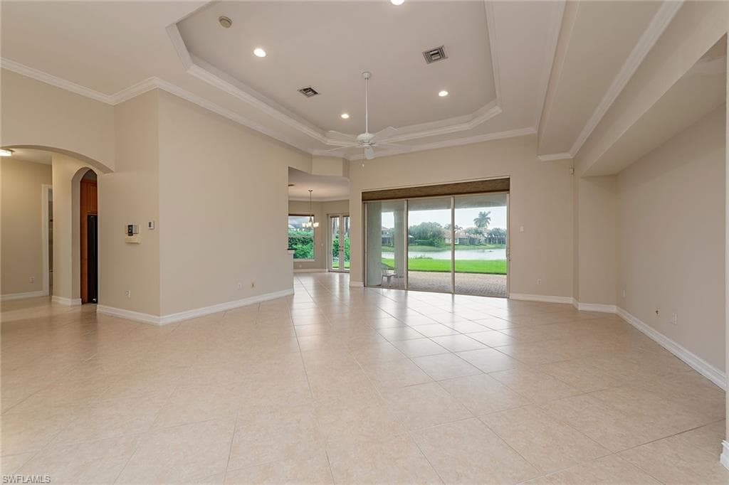 5031 Rustic Oaks Cir, Naples, FL 34105-5