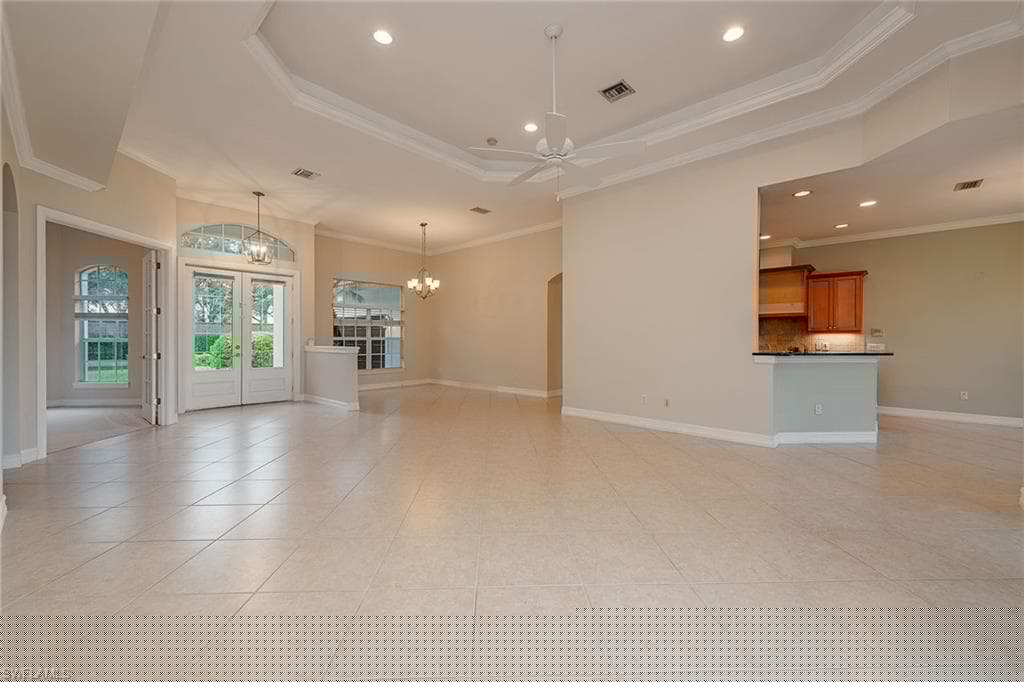5031 Rustic Oaks Cir, Naples, FL 34105-7