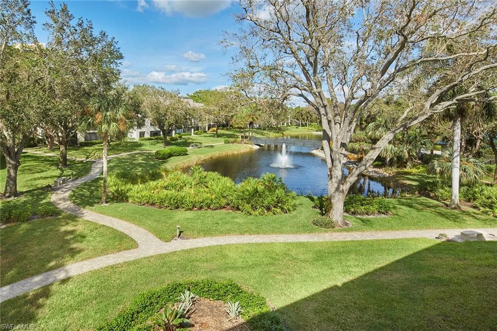 5954 Pelican Bay Blvd 235, Naples, FL 34108-2
