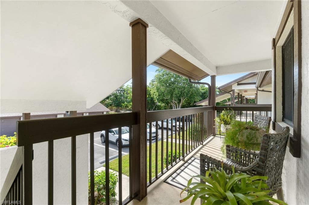 800 Misty Pines Cir H205, Naples, FL 34105-20