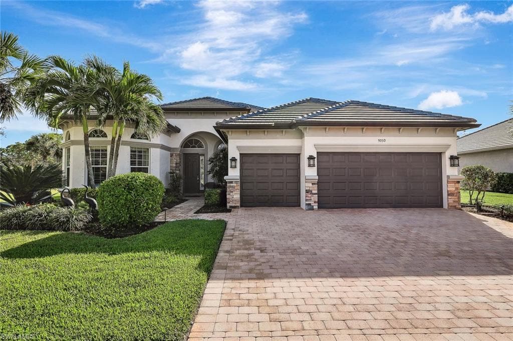 9030 Quarry Dr, Naples, FL 34120-4