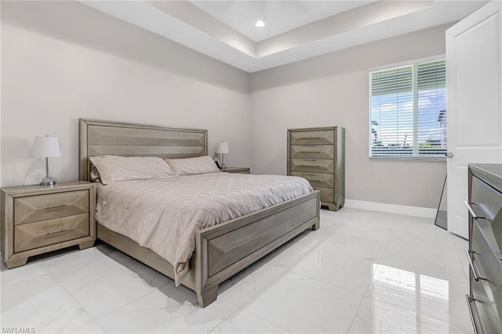 3305 1st Ter, Cape Coral, FL 33993-10