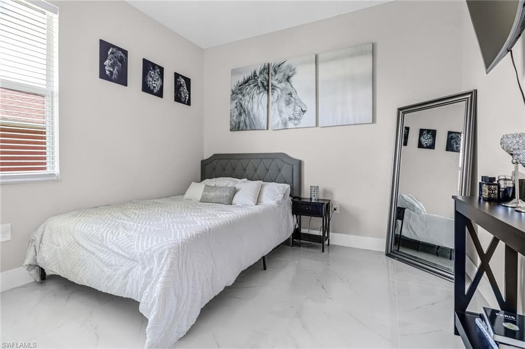 3305 1st Ter, Cape Coral, FL 33993-13