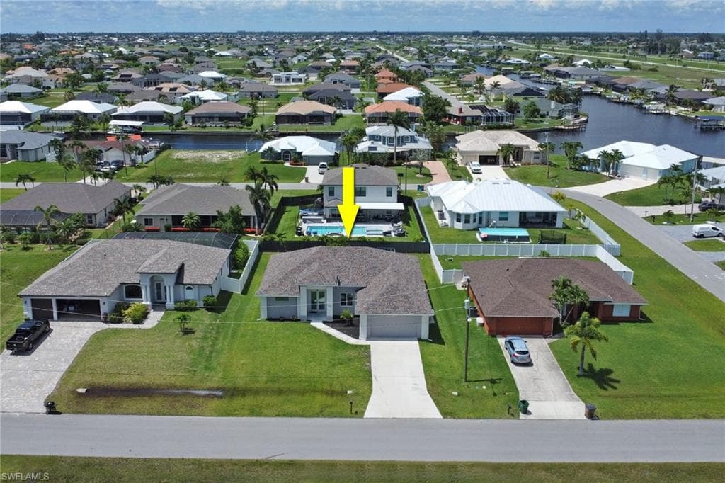 3305 1st Ter, Cape Coral, FL 33993-19