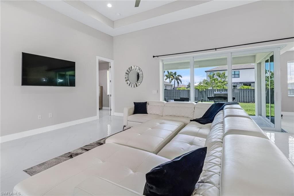 3305 1st Ter, Cape Coral, FL 33993-5