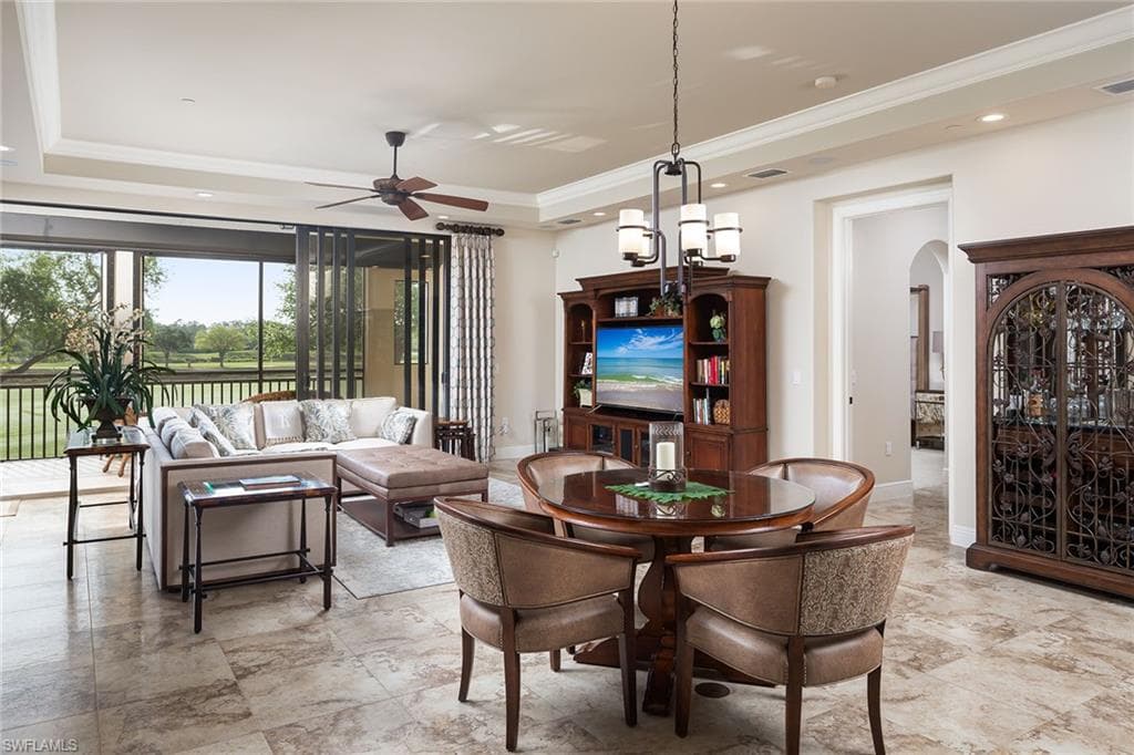 2542 Marquesa Royale Ln 6-102, Naples, FL 34109-4