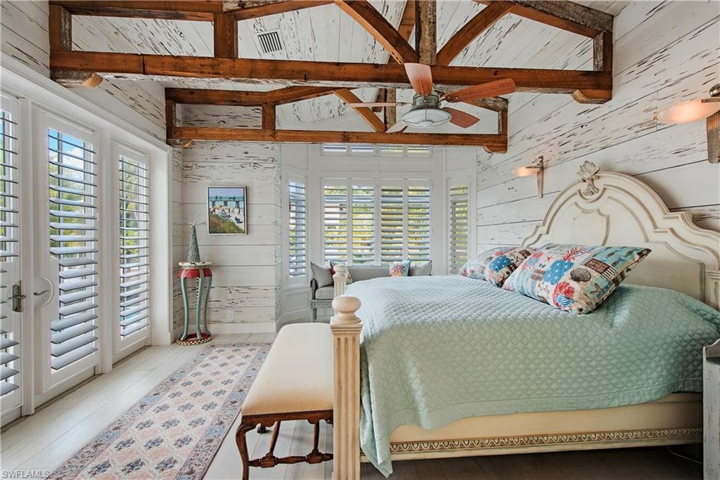 461 16th Ave S, Naples, FL 34102-9
