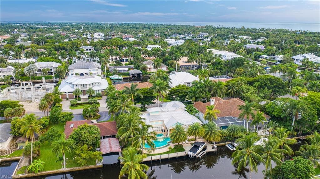 461 16th Ave S, Naples, FL 34102-1