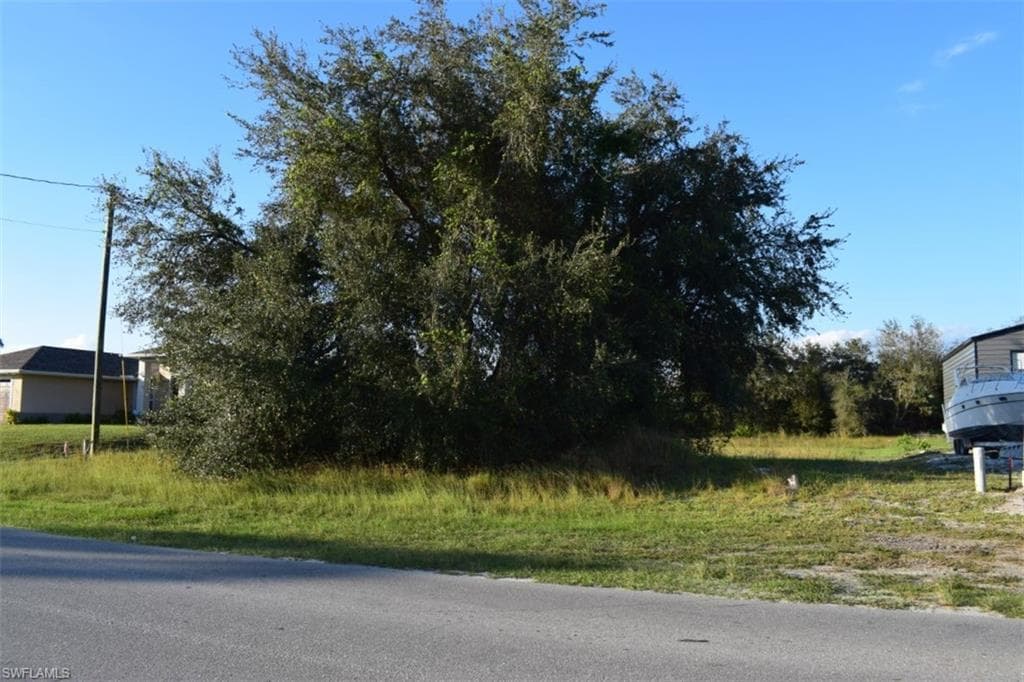 2706 40th St SW, Lehigh Acres, FL 33976-2