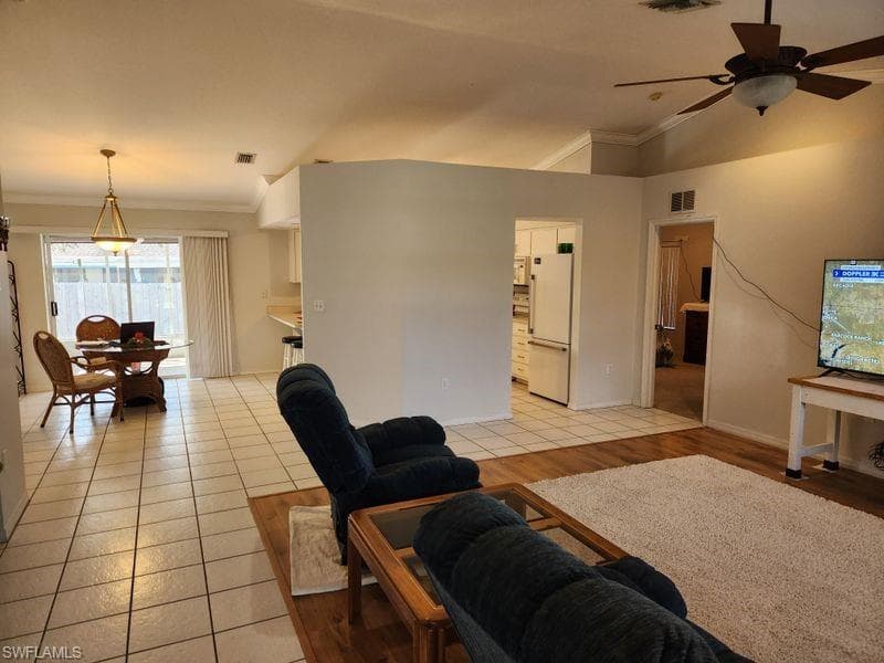 27670 Tierra Del Sol Ln, Bonita Springs, FL 34135-4