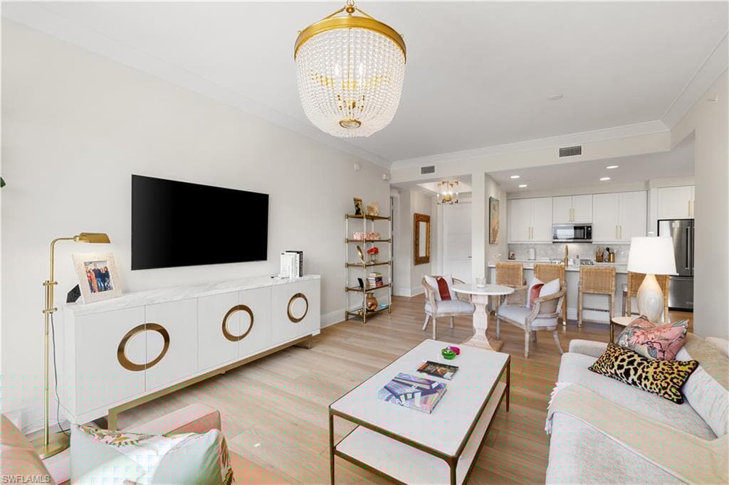 1035 3rd Ave S 203, Naples, FL 34102-11