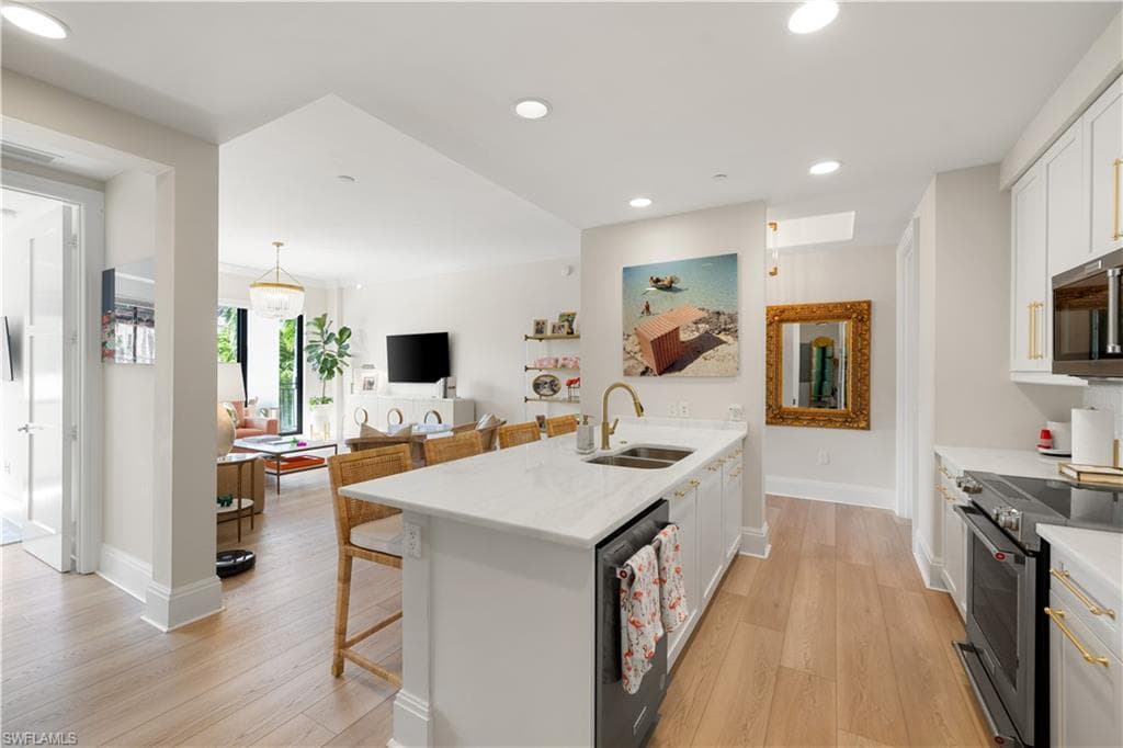 1035 3rd Ave S 203, Naples, FL 34102-13