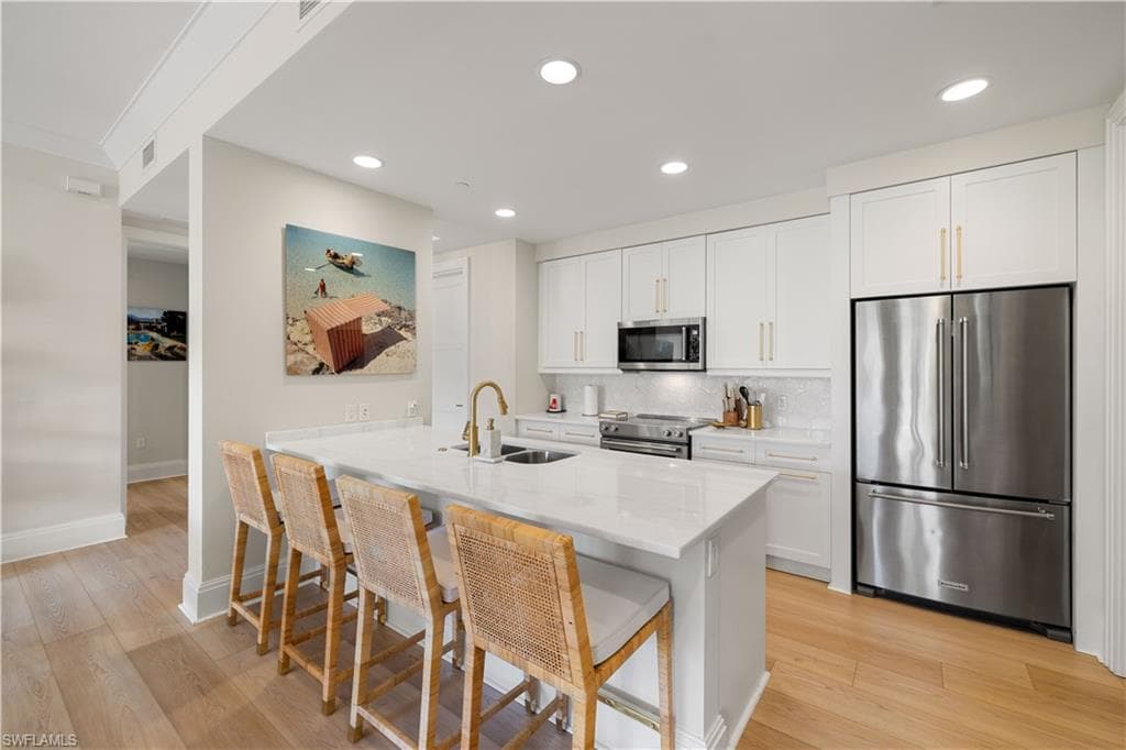 1035 3rd Ave S 203, Naples, FL 34102-17