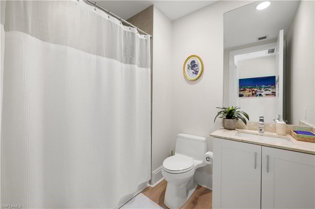 1035 3rd Ave S 203, Naples, FL 34102-26