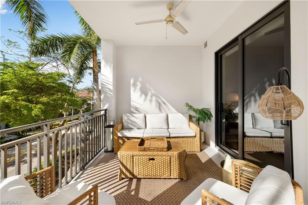 1035 3rd Ave S 203, Naples, FL 34102-29
