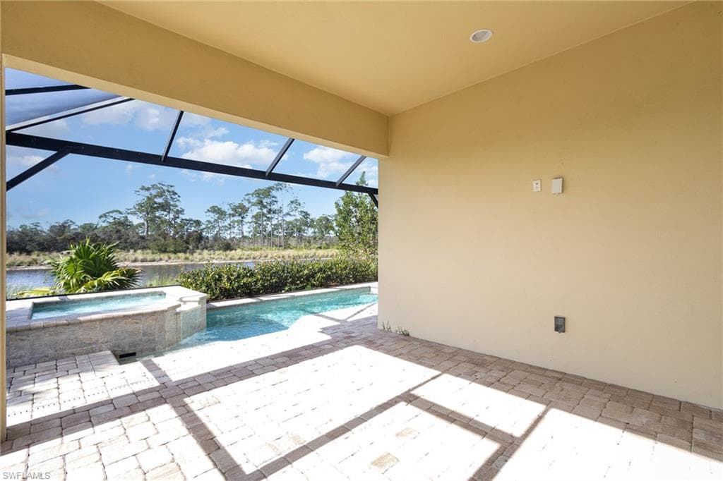 6933 Saona Ct, Naples, FL 34113-6