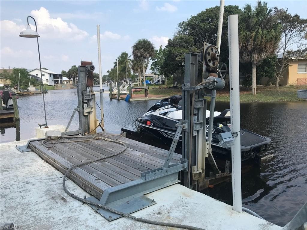 6453 Park Rd, Fort Myers, FL 33908-6