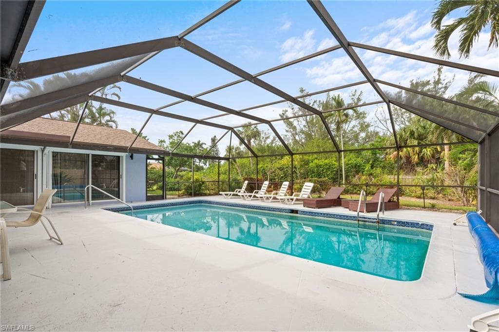 560 Century Dr, Marco Island, FL 34145-17