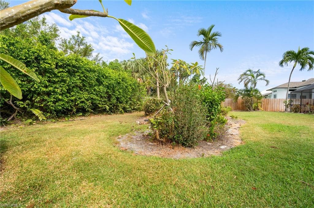 560 Century Dr, Marco Island, FL 34145-18
