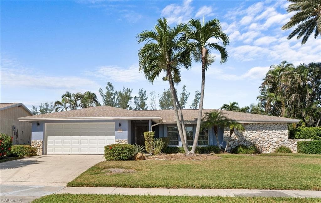 560 Century Dr, Marco Island, FL 34145-4