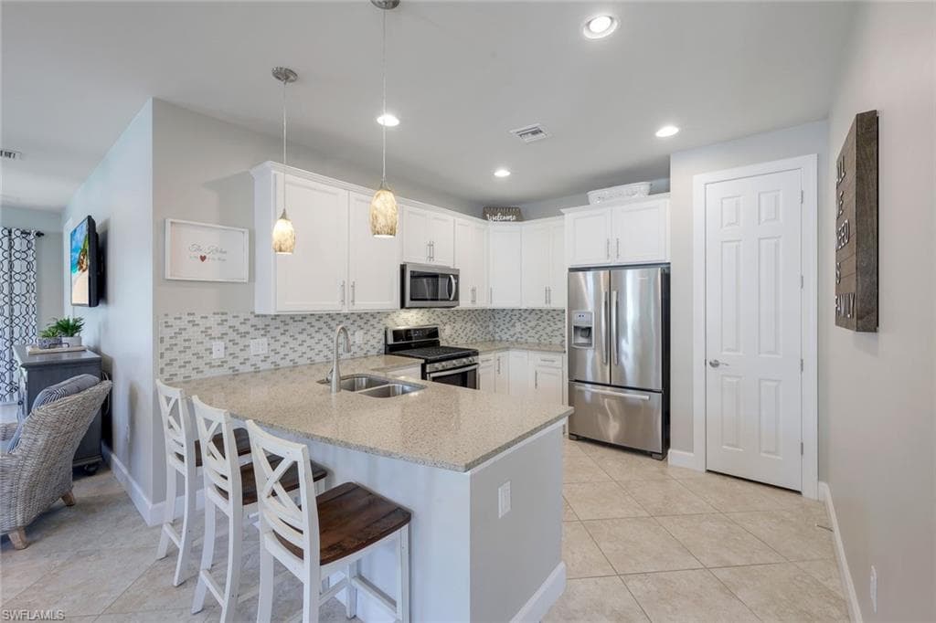 7602 Jacaranda Ln, Naples, FL 34114-5