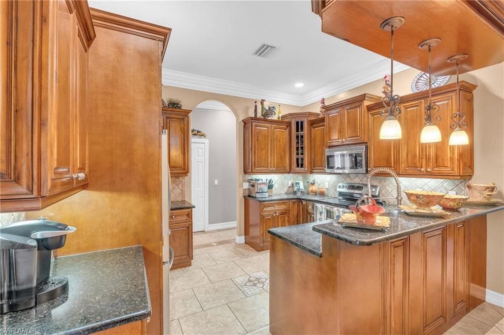 4475 16th St NE, Naples, FL 34120-13