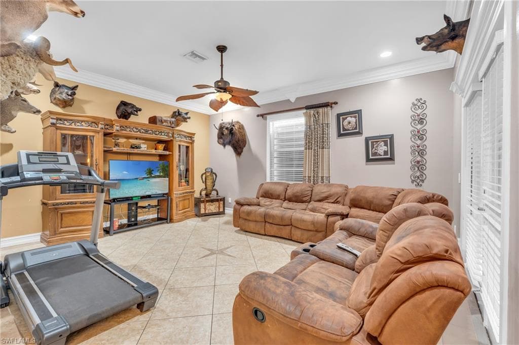 4475 16th St NE, Naples, FL 34120-19