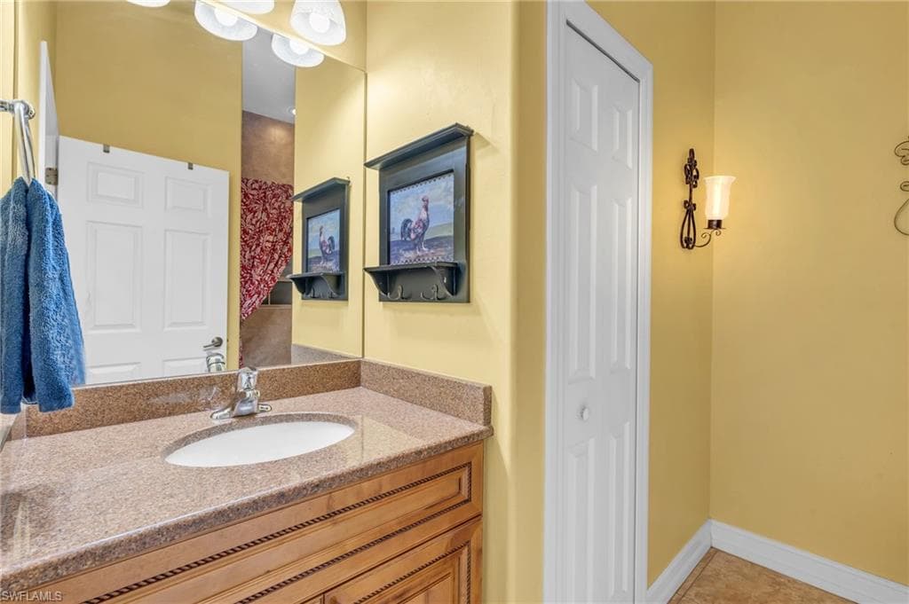 4475 16th St NE, Naples, FL 34120-32
