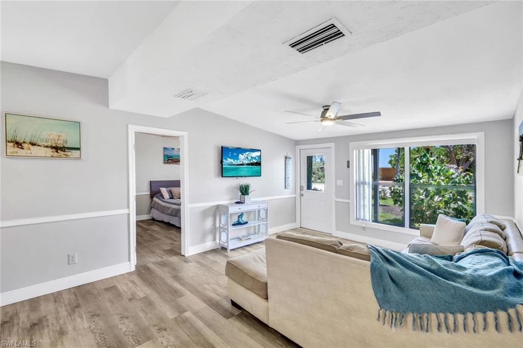 2047 Harbor Ln, Naples, FL 34104-4