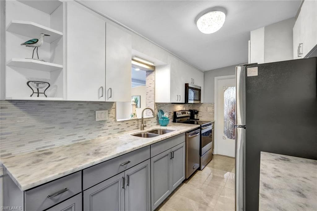 2047 Harbor Ln, Naples, FL 34104-5