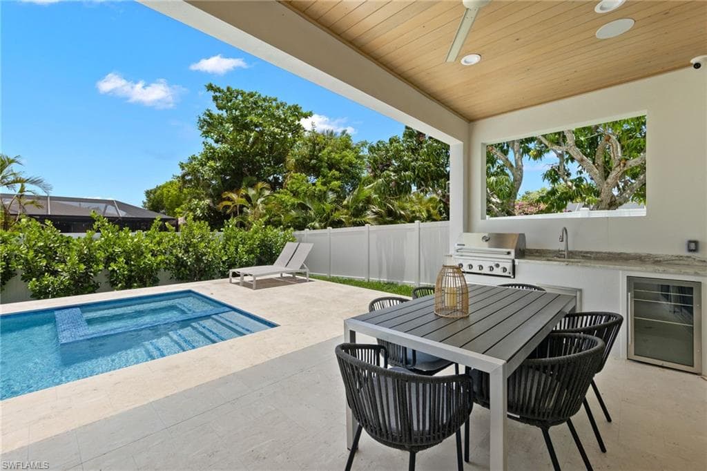 522 100th Ave N, Naples, FL 34108-24