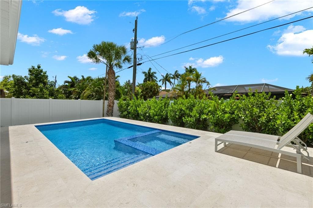 522 100th Ave N, Naples, FL 34108-25