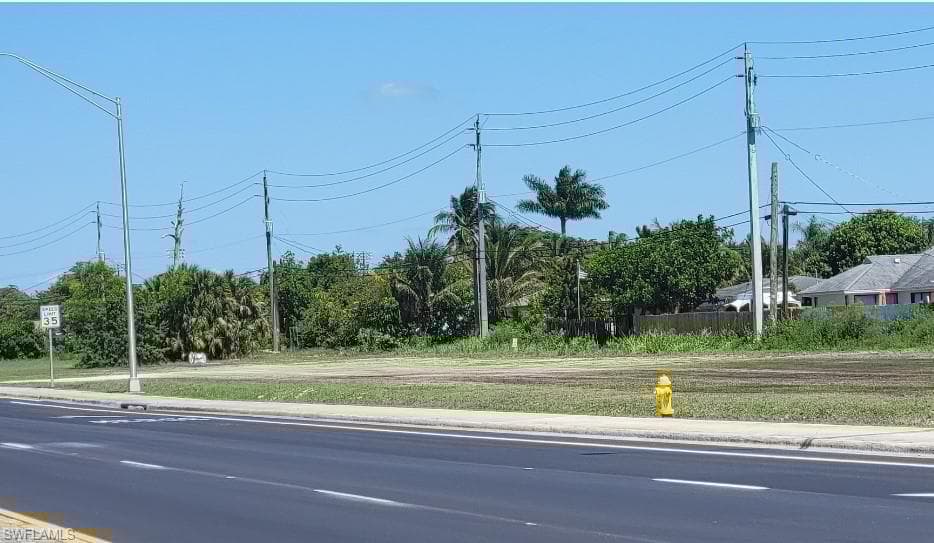 5472 Golden Gate Pky, Naples, FL 34116-5