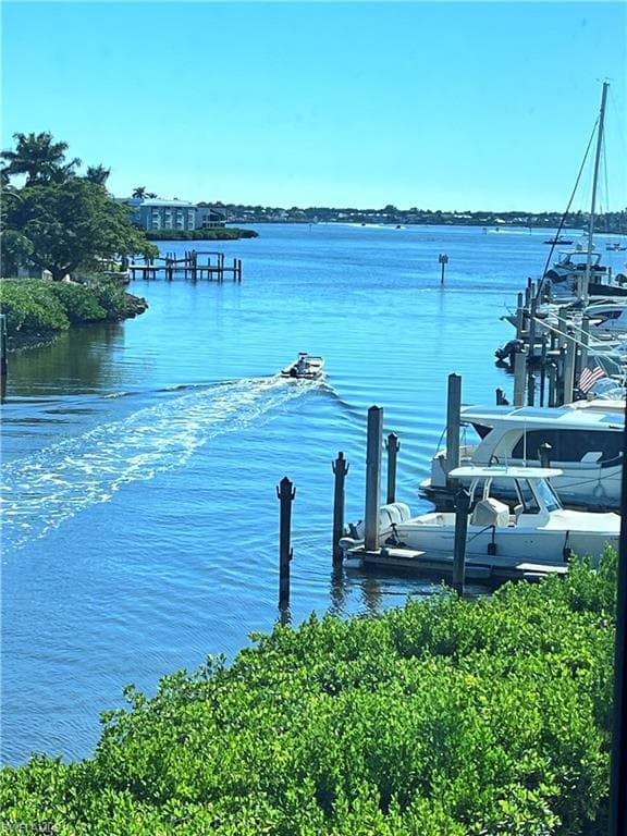 805 River Point Dr C-205, Naples, FL 34102-5